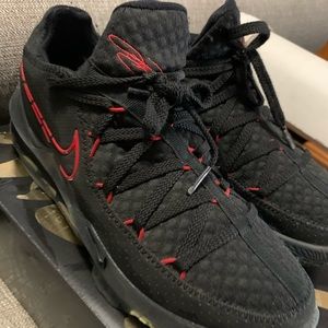 Men’s Nike Lebron XVII Low
